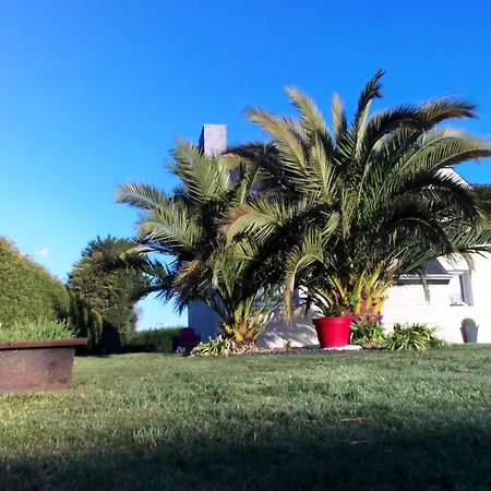 Holiday home Maison Confort Avec Jardin Et Parking Tregomeur